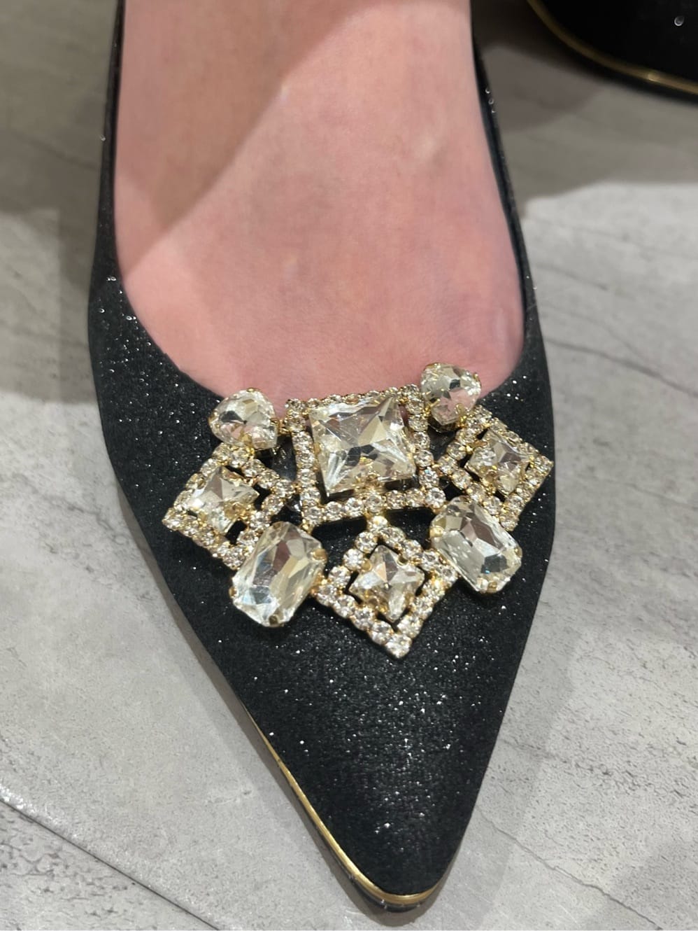 RISAさんの「ESPERANZA｜履きやすいパンプスヒール約5.5cm/グリッター」を使ったコーディネート