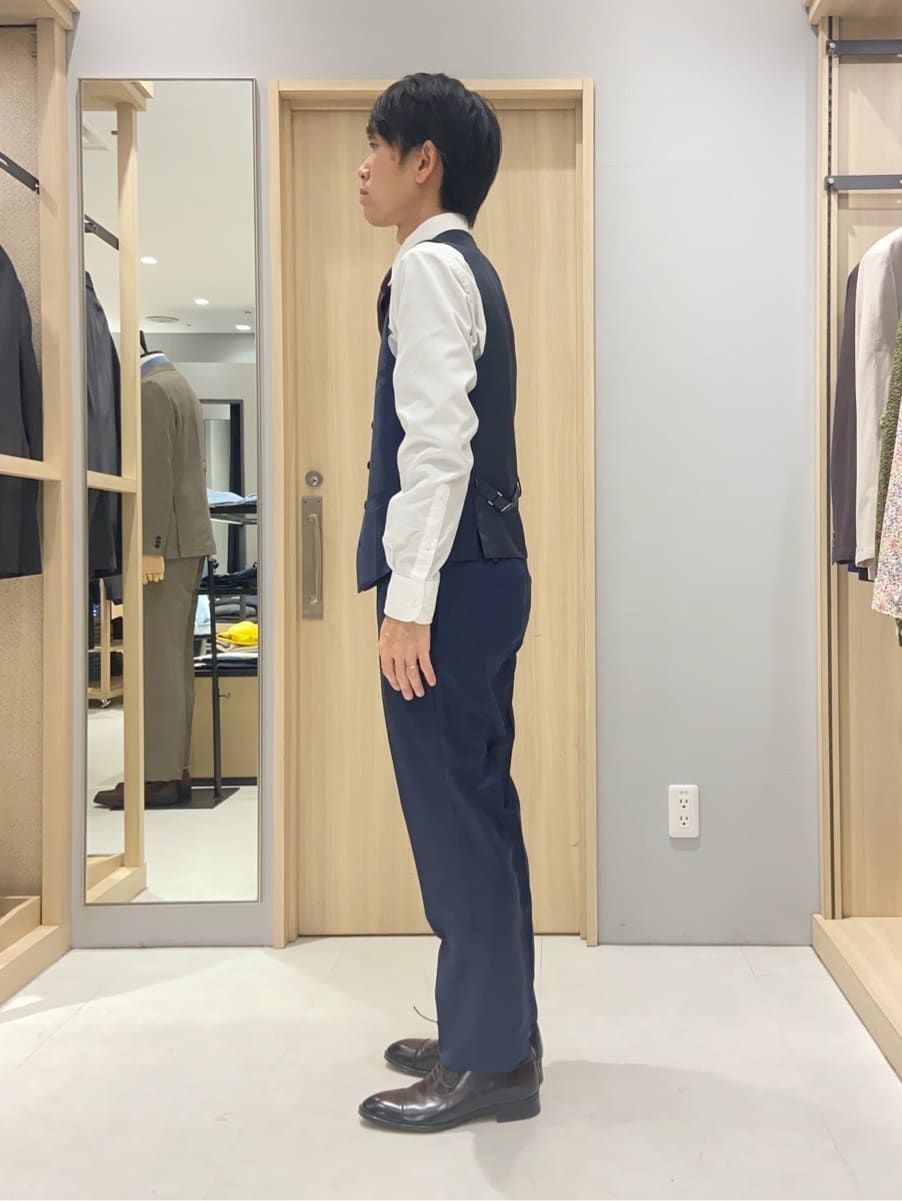 わいずみさんの「TAKEO KIKUCHI｜【Three by Three】シャイニーシャークピンヘッド スーツ/3ピース対応可」を使ったコーディネート