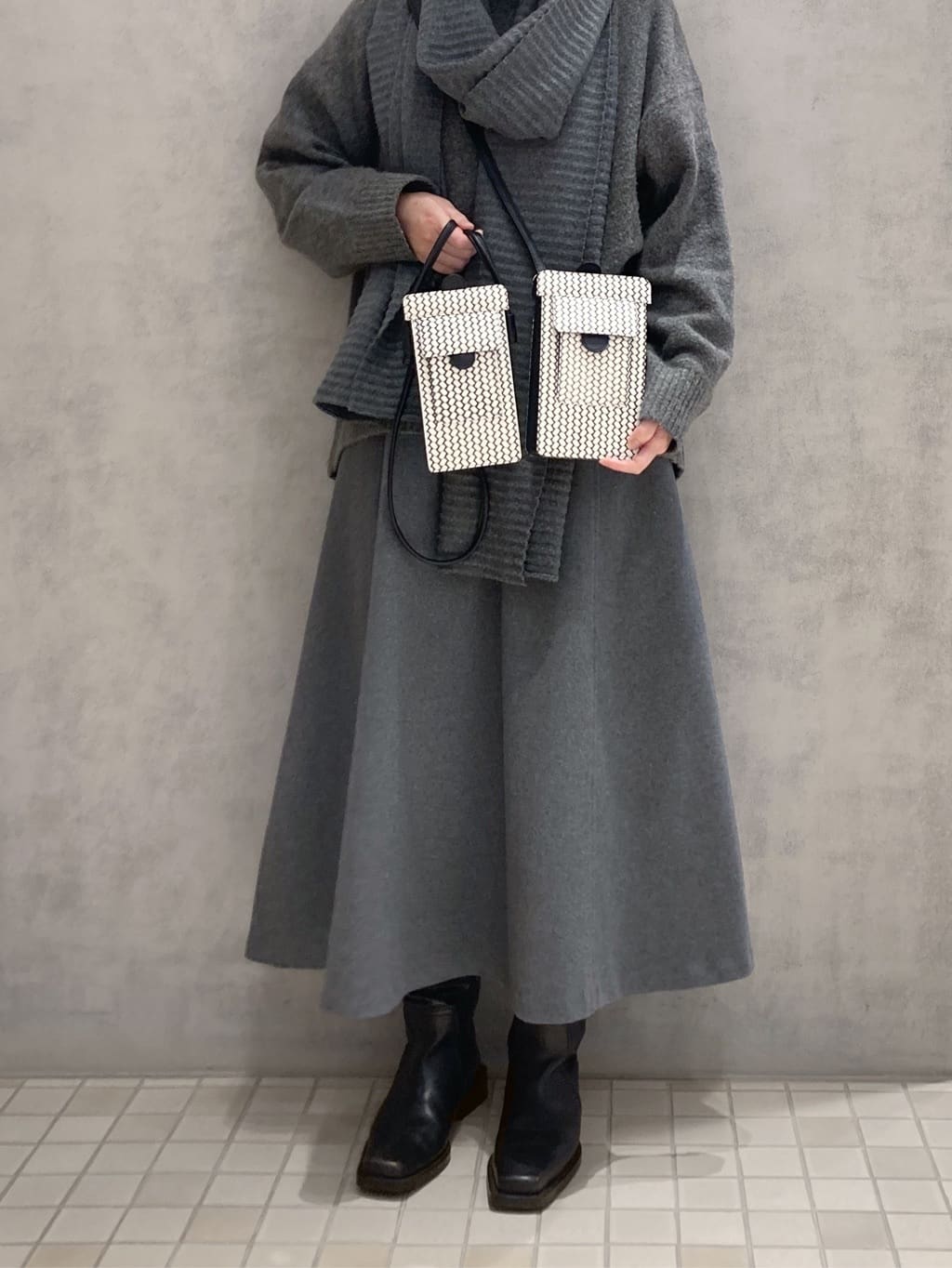 Cさんの「HIROKO HAYASHI｜OTTICA（オッティカ）スマホポシェット」を使ったコーディネート