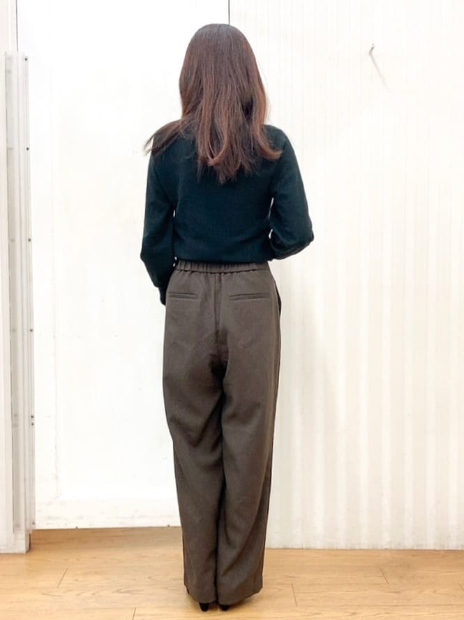 miyaさんの「grove｜【ふわっと心地よい足入れ】やわここち(R)Vカットパンプス」を使ったコーディネート