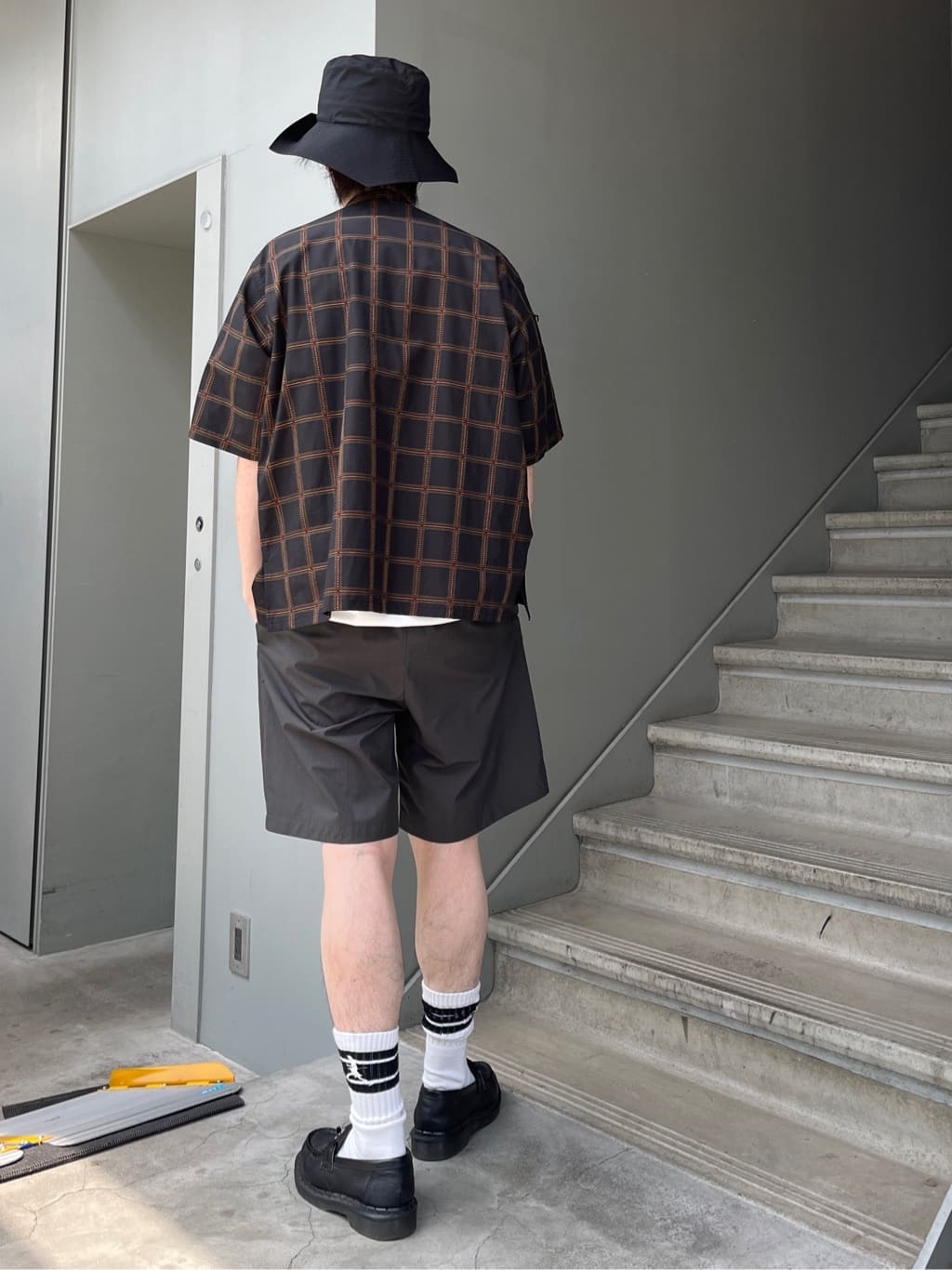 Shintaroさんの「TAKEO KIKUCHI｜【抗菌防臭／5サイズ展開】ハイゲージポンチ Tシャツ」を使ったコーディネート