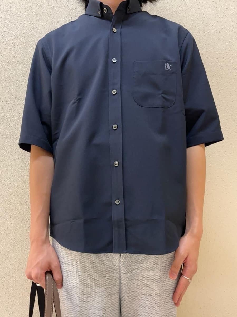 及川さんの「TAKEO KIKUCHI｜【尾州織】リネンブレンド メッシュパンツ」を使ったコーディネート