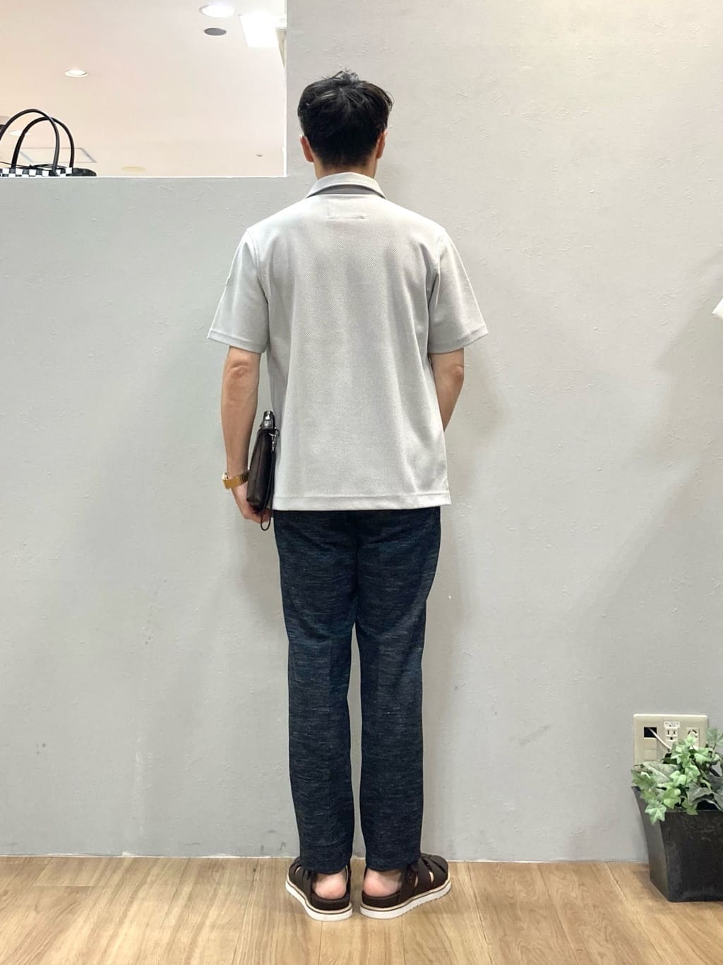 シュンさんの「TAKEO KIKUCHI｜【尾州織】リネンブレンド メッシュパンツ」を使ったコーディネート