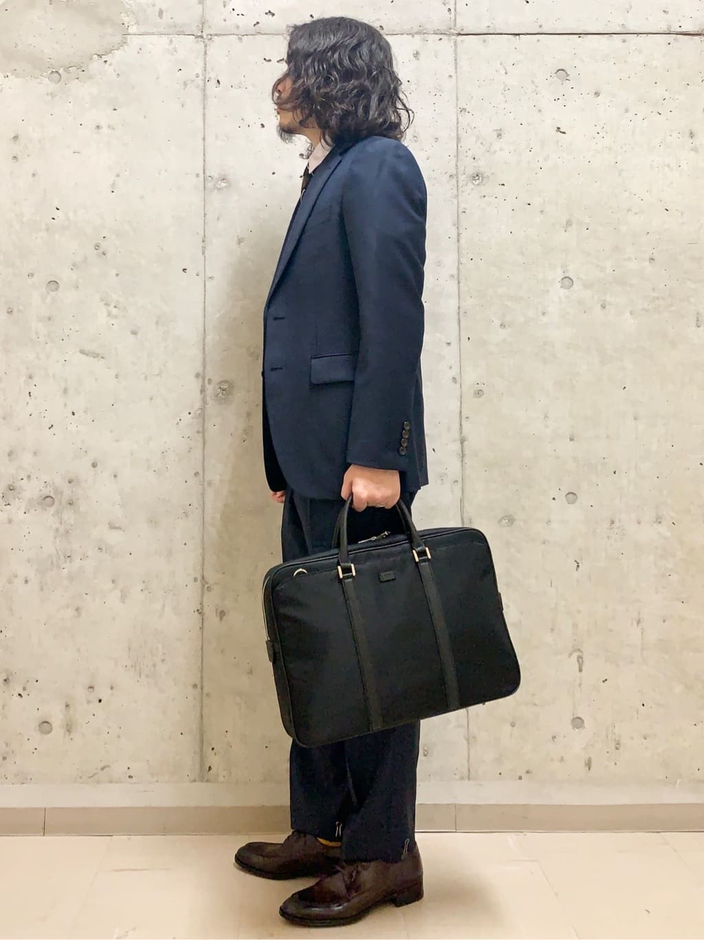 木村剛さんの「TAKEO KIKUCHI｜【Three by Three】シャイニーシャークピンヘッド ベスト / 3ピース対応」を使ったコーディネート
