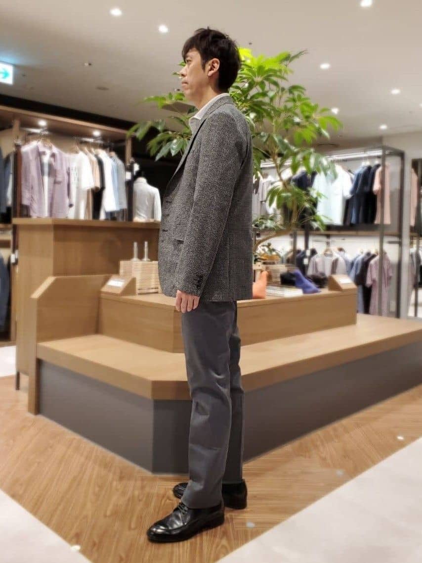 ishidaさんの「TAKEO KIKUCHI｜【オフィスカジュアル対応】ドレス チノパンツ」を使ったコーディネート