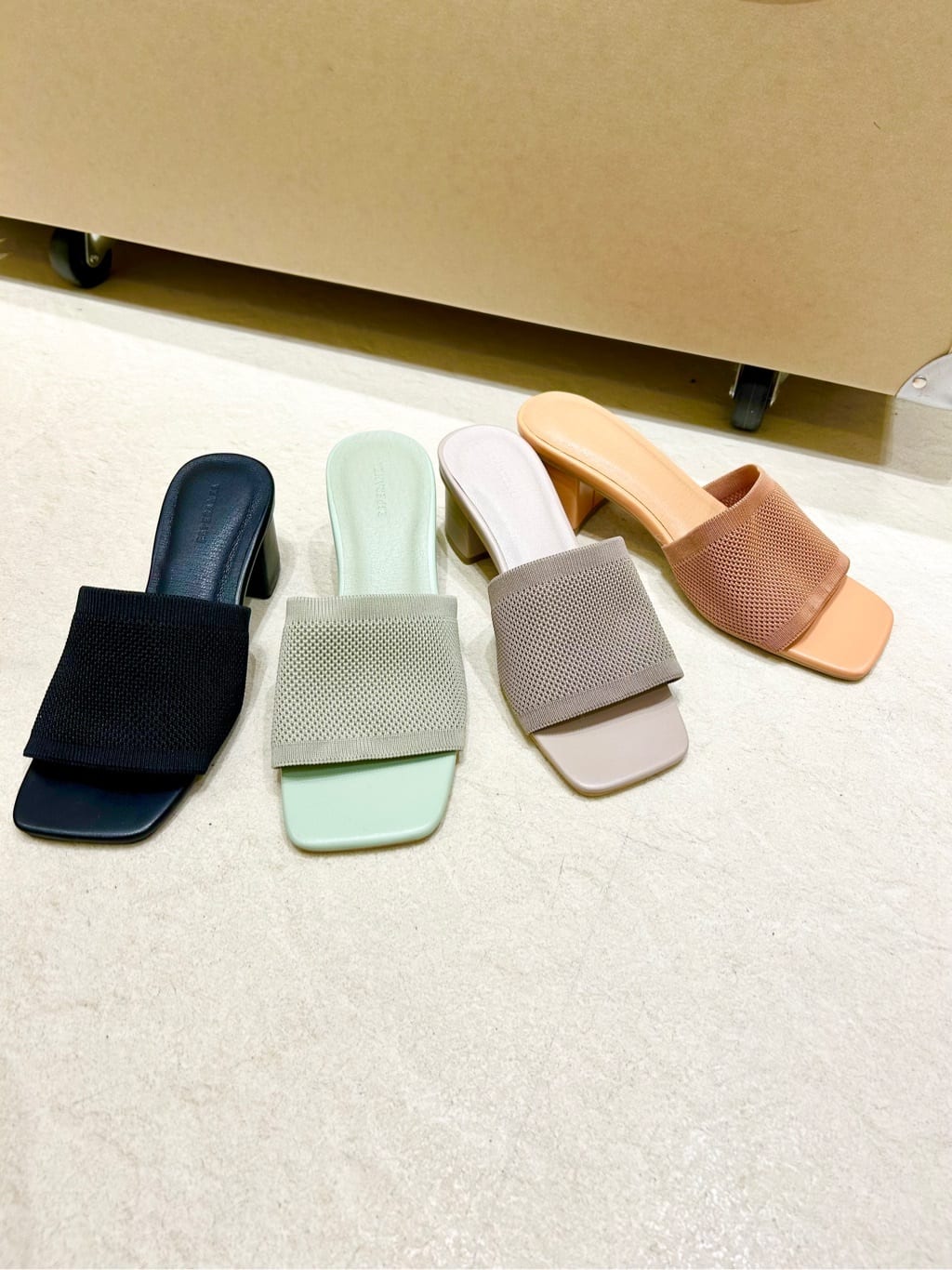 かなぴぃさんの「ESPERANZA｜ニットアッパーミュールサンダル 24SS」を使ったコーディネート