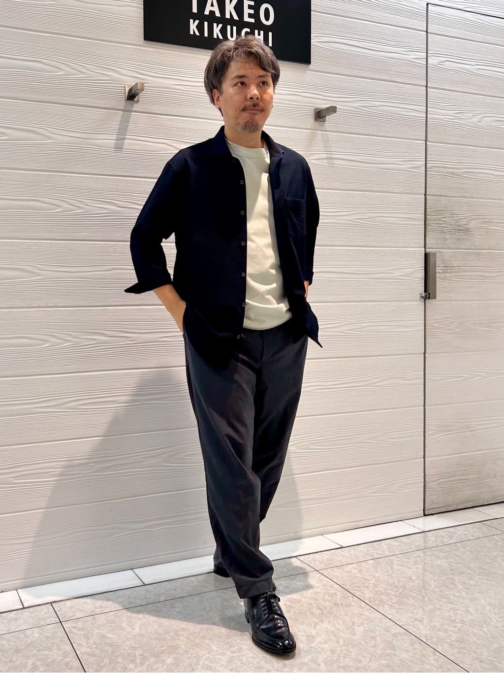 すーさんの「TAKEO KIKUCHI｜【抗菌防臭／5サイズ展開】ハイゲージポンチ Tシャツ」を使ったコーディネート