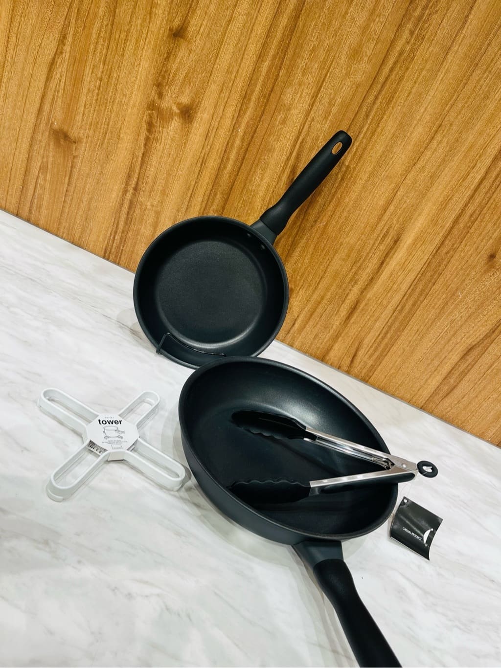 トミーさんの「212 KITCHEN STORE｜ミッドナイトフライパン 26cm ＜MEYER マイヤー＞」を使ったコーディネート