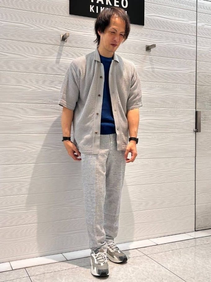 井出恭輔さんの「TAKEO KIKUCHI｜【尾州織】リネンブレンド メッシュパンツ」を使ったコーディネート