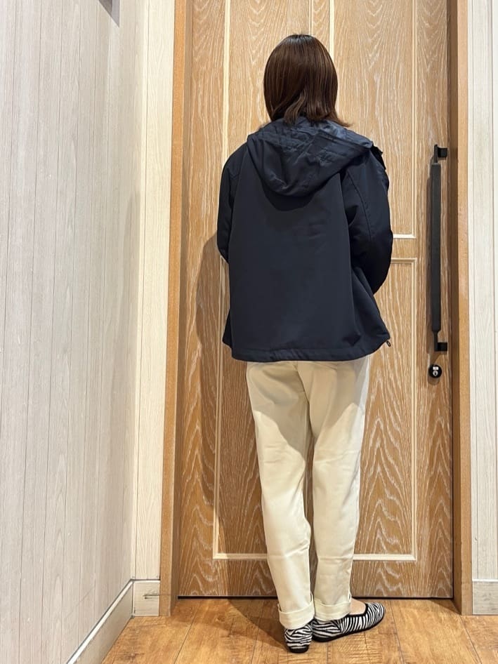 meiさんの「SHOO･LA･RUE｜【SS-3L/無理せずスリム】 ぐんぐん伸びる イージーテーパードパンツ」を使ったコーディネート