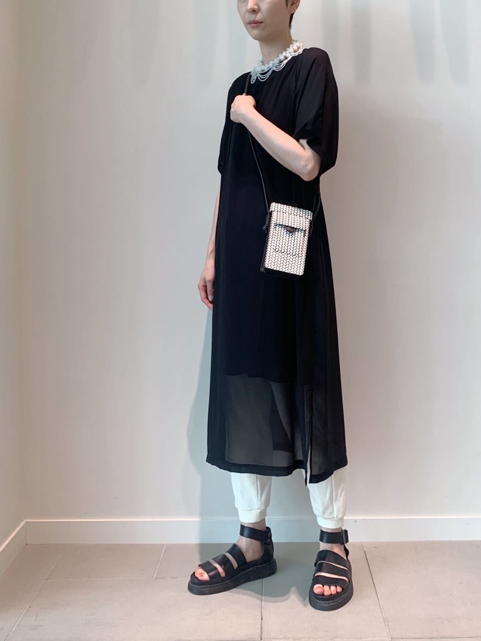 Kさんの「HIROKO HAYASHI｜OTTICA（オッティカ）スマホポシェット」を使ったコーディネート