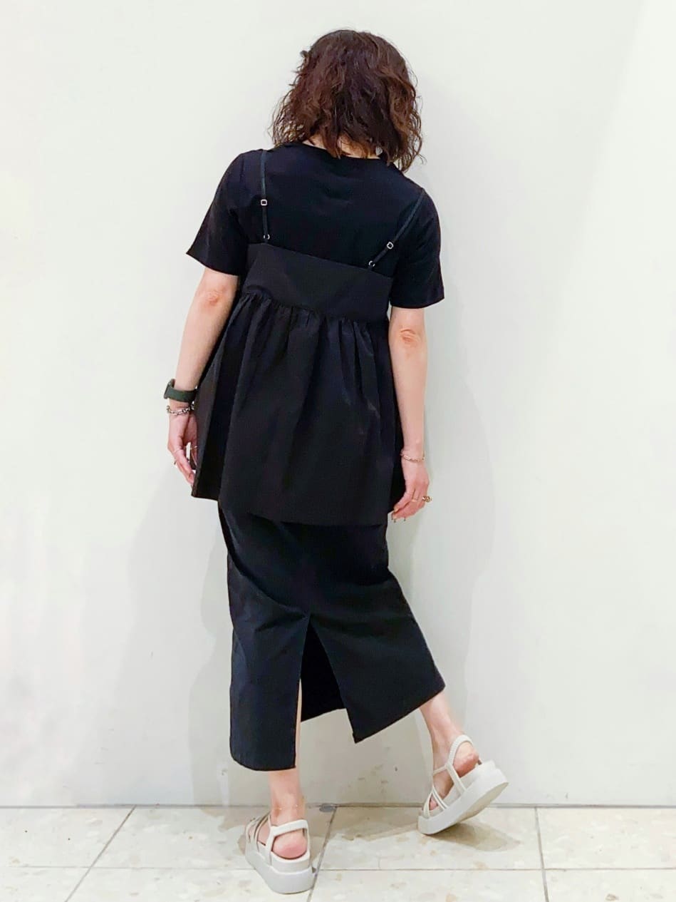 mameさんの「OPAQUE.CLIP｜オーガニックコットン混 ベイカースカート【洗濯機洗い可／ストレッチ】」を使ったコーディネート