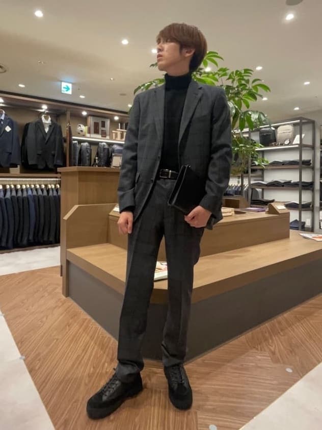ゆうさんの「TAKEO KIKUCHI｜シャイニー ウインドウペン パンツ」を使ったコーディネート