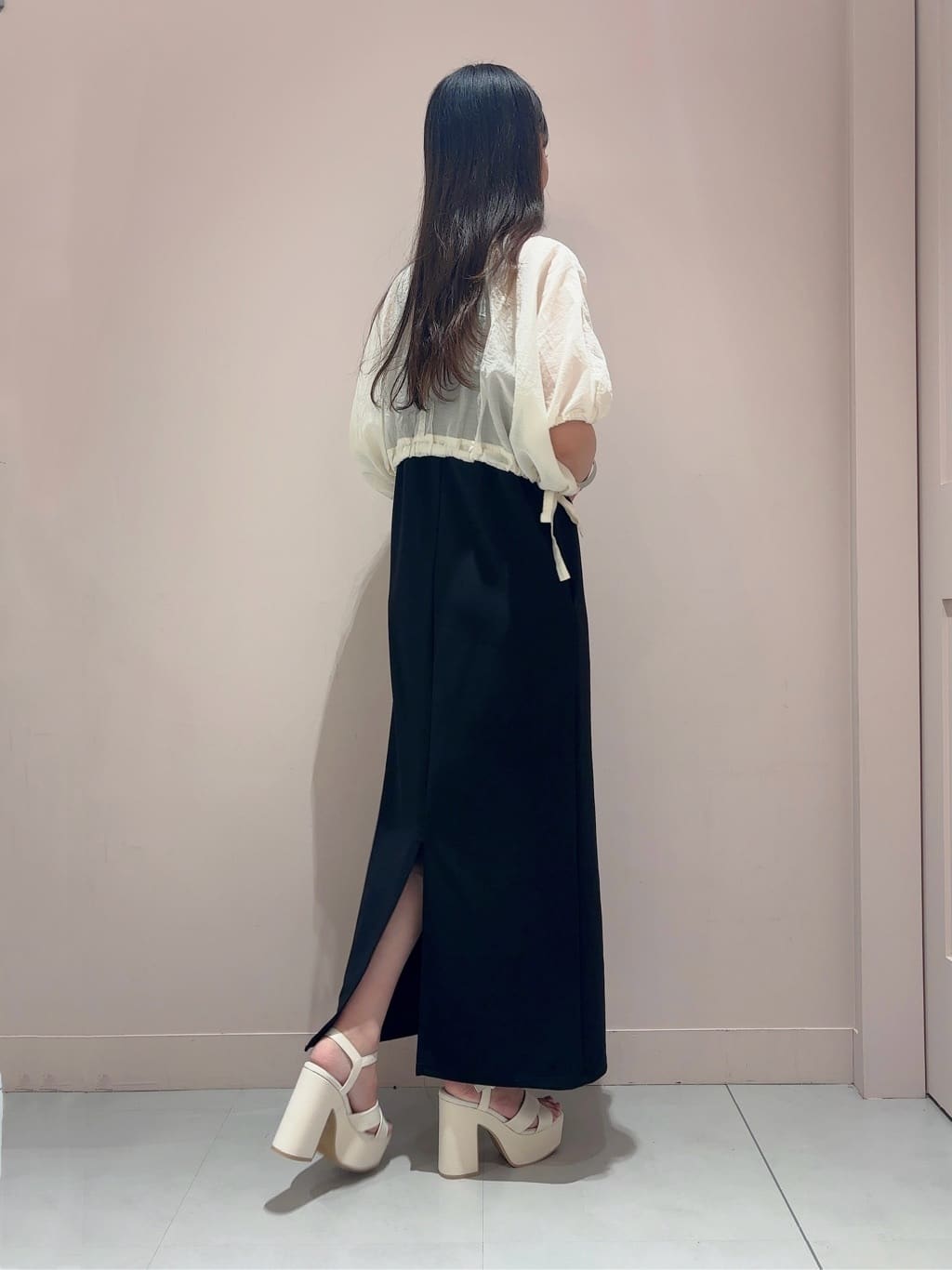 RINAさんの「ESPERANZA｜◆【ラク盛り／サンダル】リピーター続出／脚長美脚　ラク盛り厚底サンダル　24年Ver」を使ったコーディネート