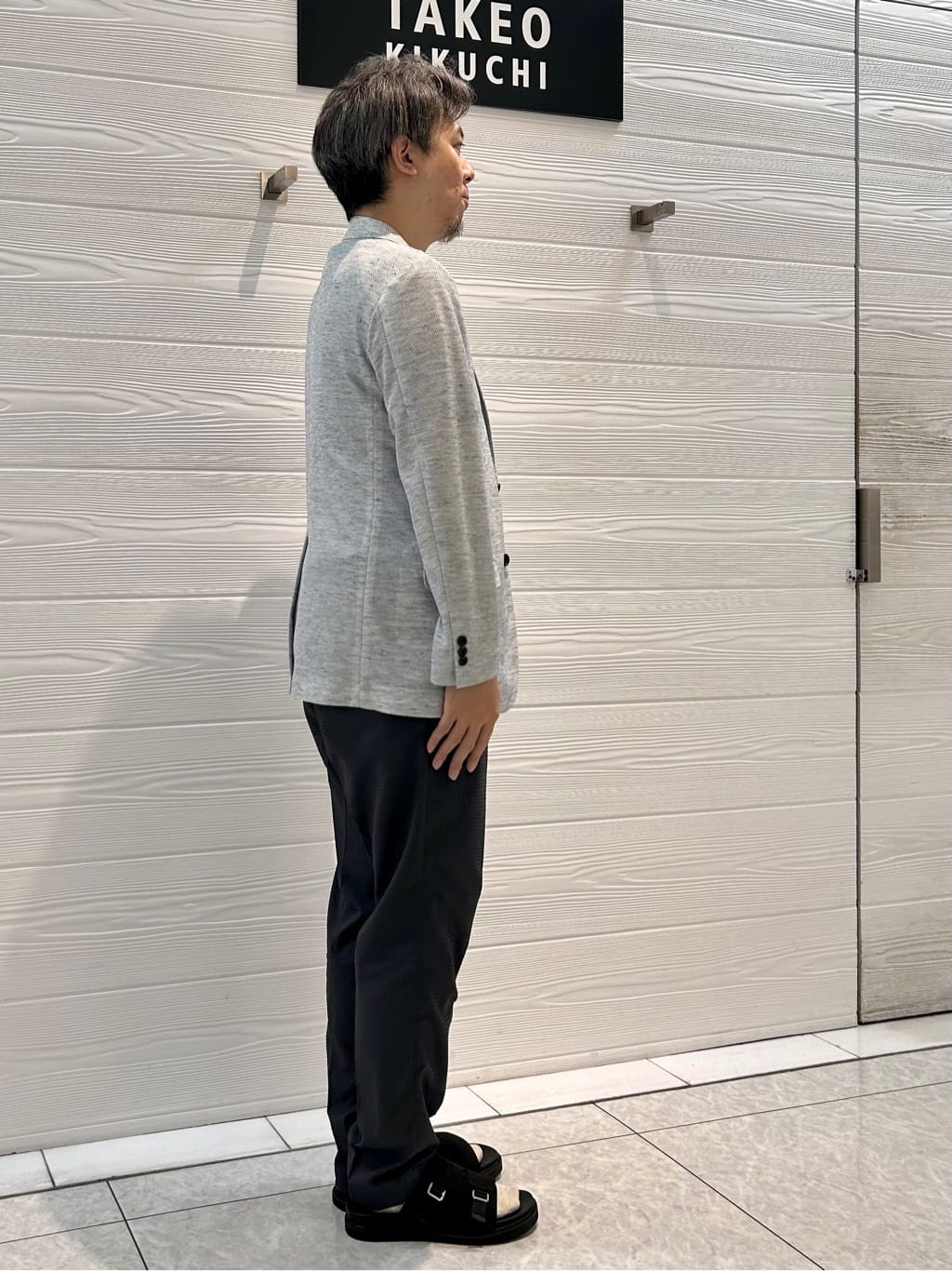 すーさんの「TAKEO KIKUCHI｜【抗菌防臭／5サイズ展開】ハイゲージポンチ Tシャツ」を使ったコーディネート