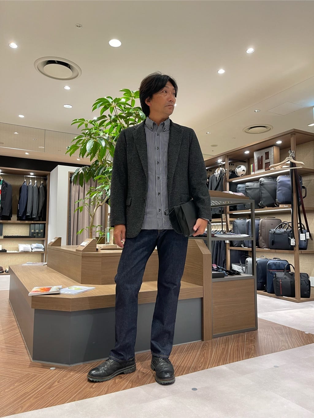 oharaさんの「TAKEO KIKUCHI｜【抗菌防臭/シーズンレス】シアサッカー ジャージシャツ」を使ったコーディネート