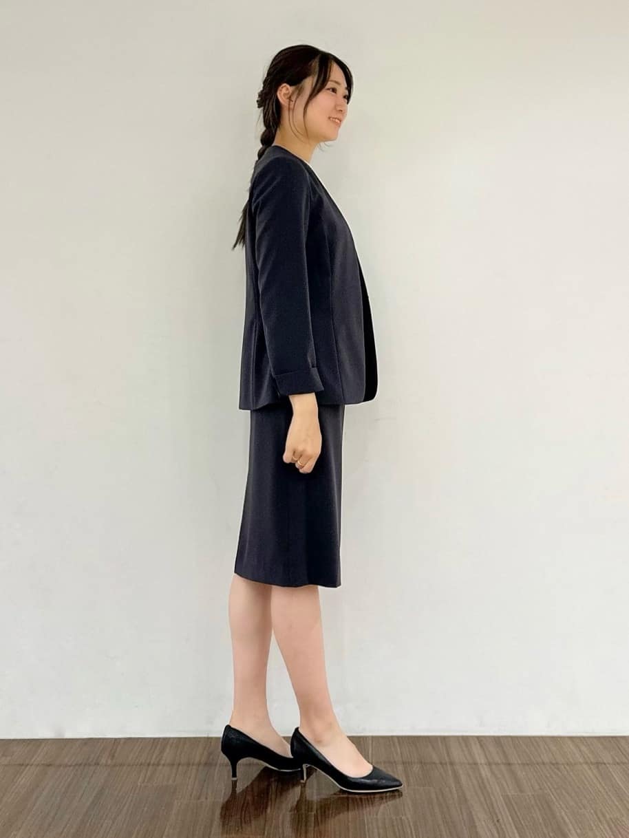 yazuさんの「INDIVI｜【洗える/UVケア/エコ/日本製】ストレッチ ストレートスカート」を使ったコーディネート