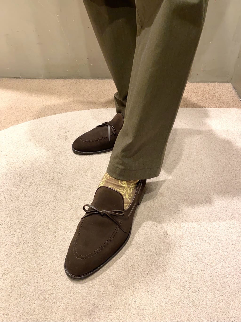 中嶋弘樹さんの「TAKEO KIKUCHI｜【全7サイズ&times;8色展開！】トップマルチヘリンボン パンツ」を使ったコーディネート