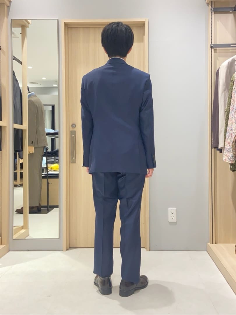 わいずみさんの「TAKEO KIKUCHI｜【Three by Three】シャイニーシャークピンヘッド スーツ/3ピース対応可」を使ったコーディネート