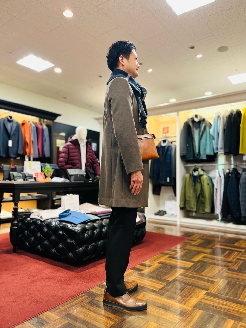 晃さんの「TAKEO KIKUCHI｜【ウールカシミヤブレンド】ビーバー調 スタンドカラー コート」を使ったコーディネート
