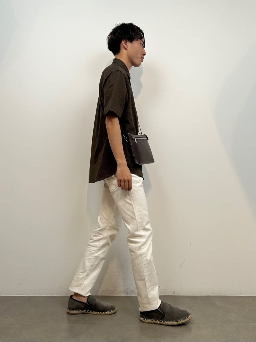 SHOSEIさんの「TAKEO KIKUCHI｜【Sサイズ～】ストレッチ デニム パンツ」を使ったコーディネート