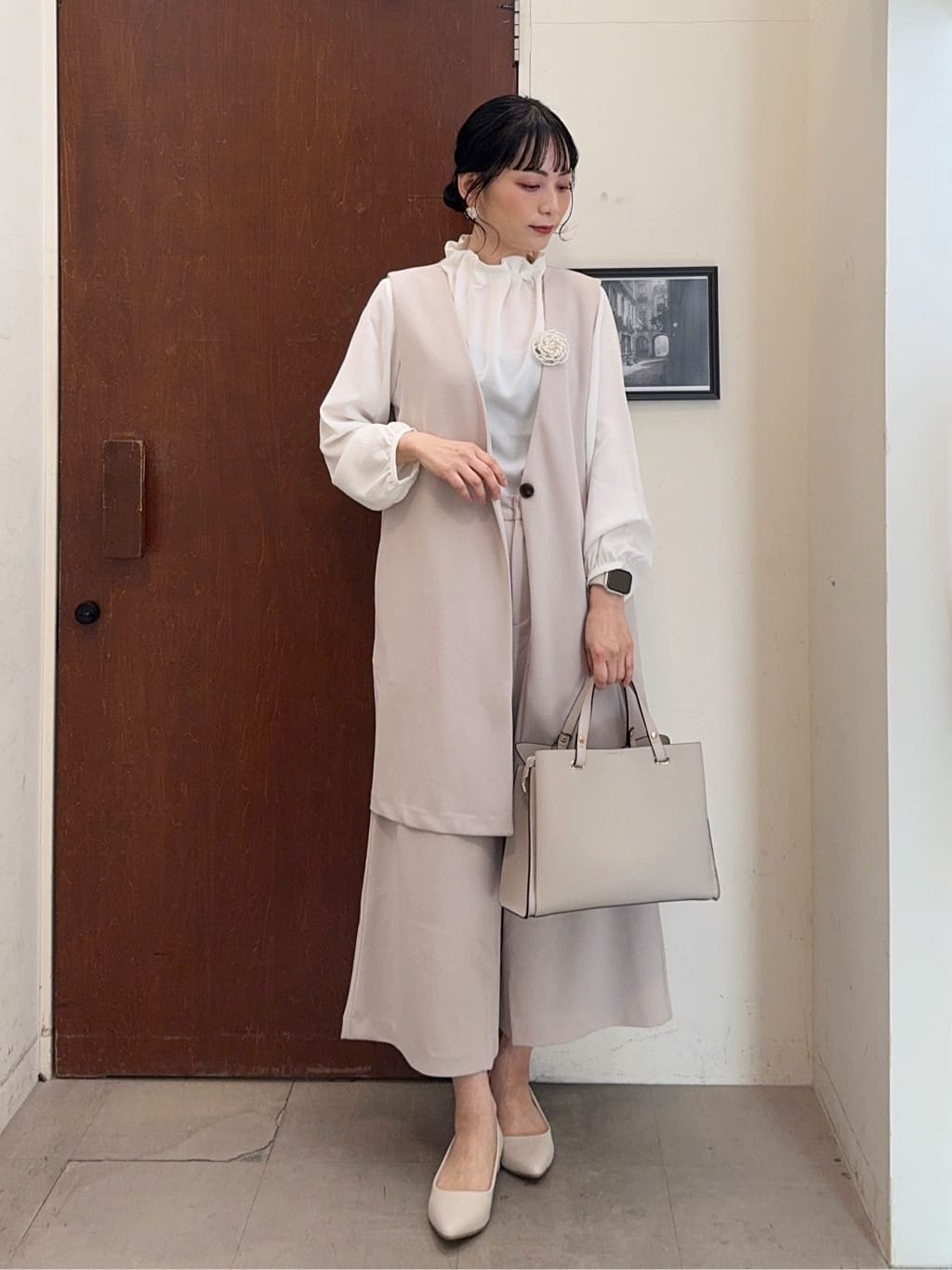 𝐇𝐢𝐫𝐨𝐦𝐢さんの「SHOO･LA･RUE｜【通勤/デイリー/セットアップ可】マルチに使える カットジョーゼット ワイドパンツ」を使ったコーディネート