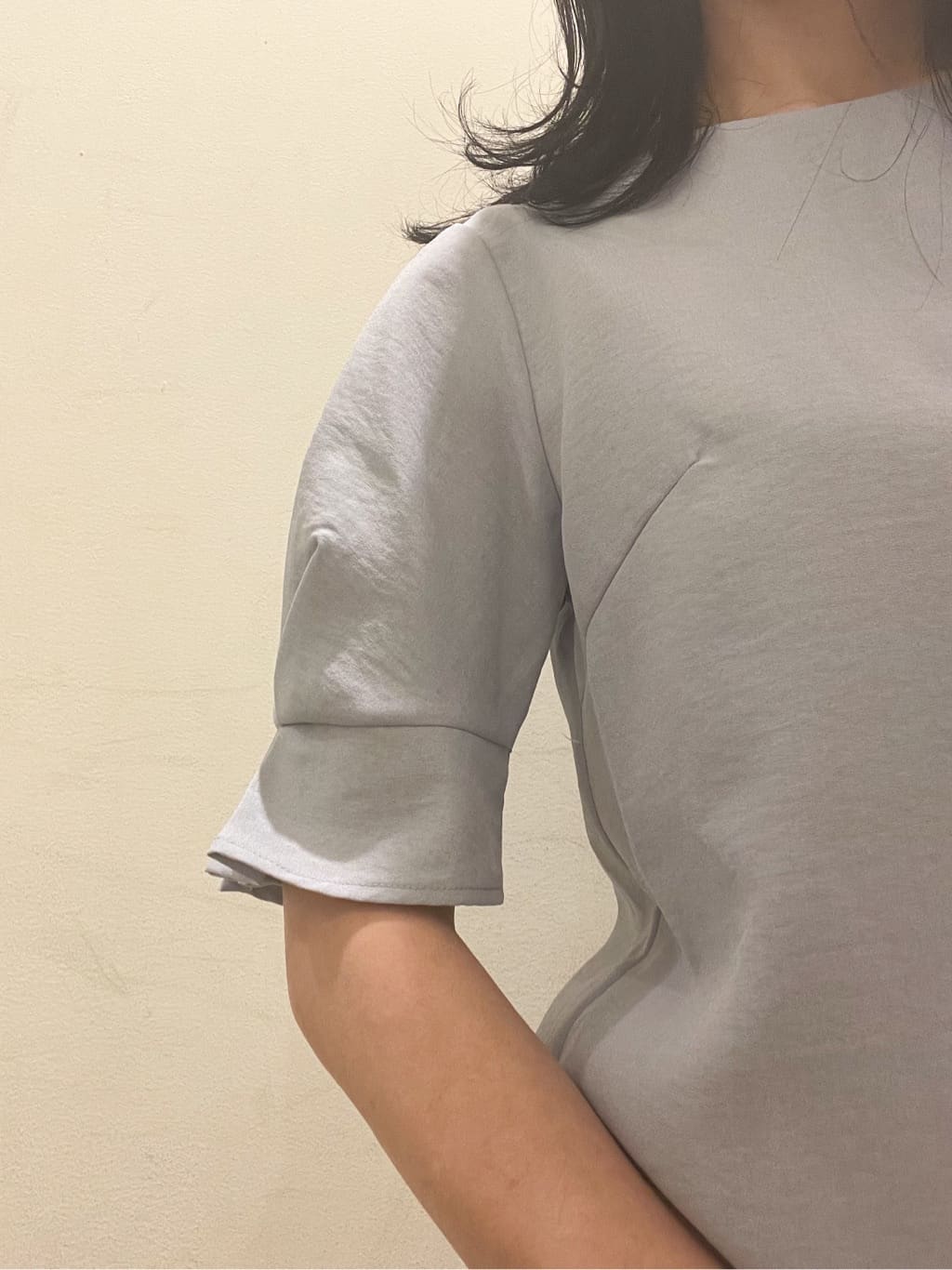 カオハルさんの「index｜《新色追加》タックスリーブブラウス【洗濯機洗い可／吸水速乾／防シワ／抗ピル】」を使ったコーディネート