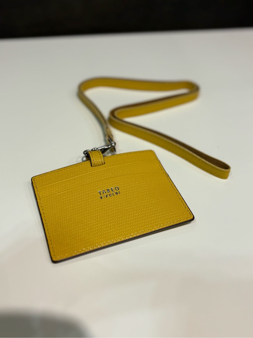 ヒナさんの「TAKEO KIKUCHI｜【ソフト＆ナチュラル】ミニメッシュ レザー IDカードホルダー」を使ったコーディネート