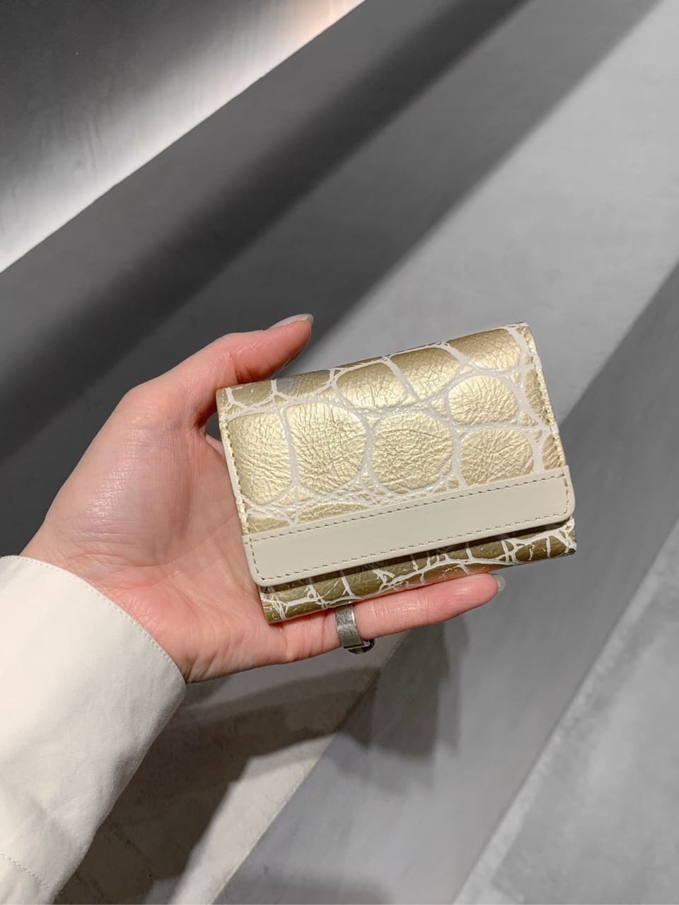 Kさんの「HIROKO HAYASHI｜DAMASCO（ダマスコ）三つ折り財布」を使ったコーディネート