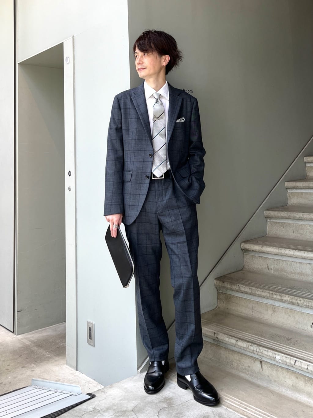 Shintaroさんの「TAKEO KIKUCHI｜シャイニー ウインドウペン パンツ」を使ったコーディネート