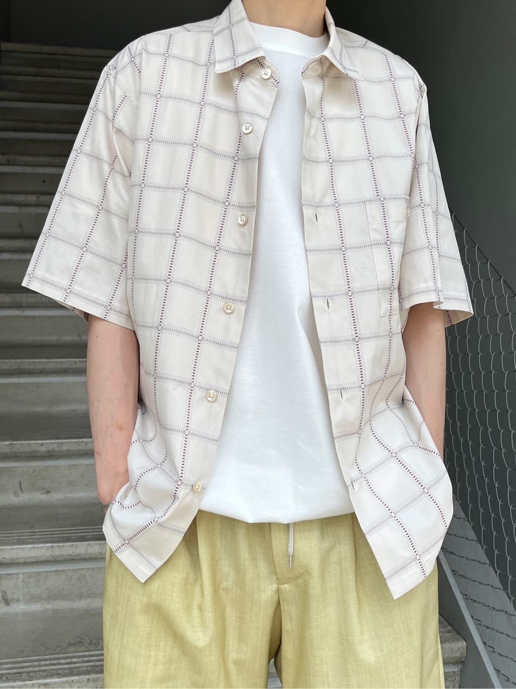Shintaroさんの「TAKEO KIKUCHI｜【抗菌防臭／5サイズ展開】ハイゲージポンチ Tシャツ」を使ったコーディネート