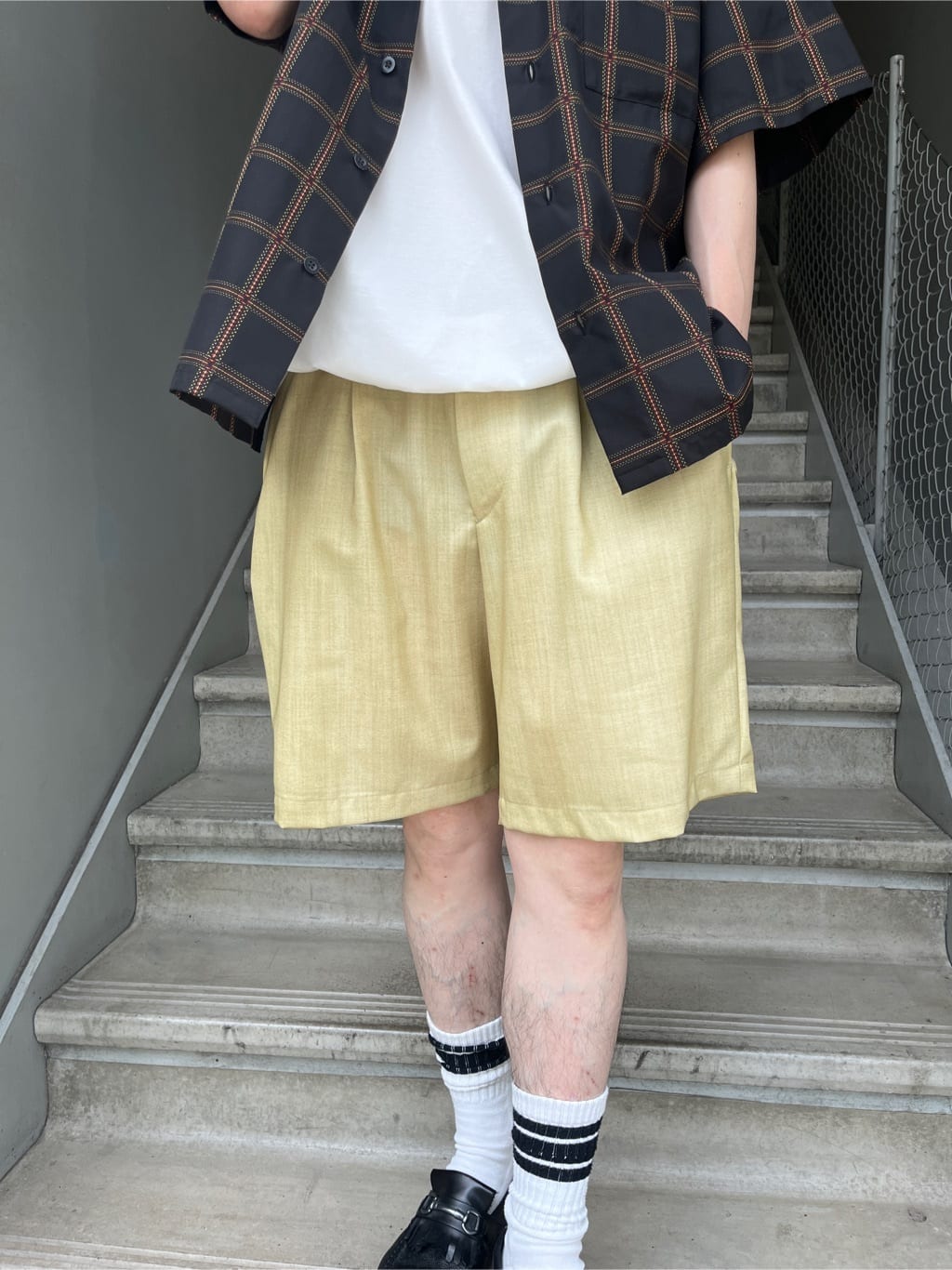 Shintaroさんの「TAKEO KIKUCHI｜【抗菌防臭／5サイズ展開】ハイゲージポンチ Tシャツ」を使ったコーディネート