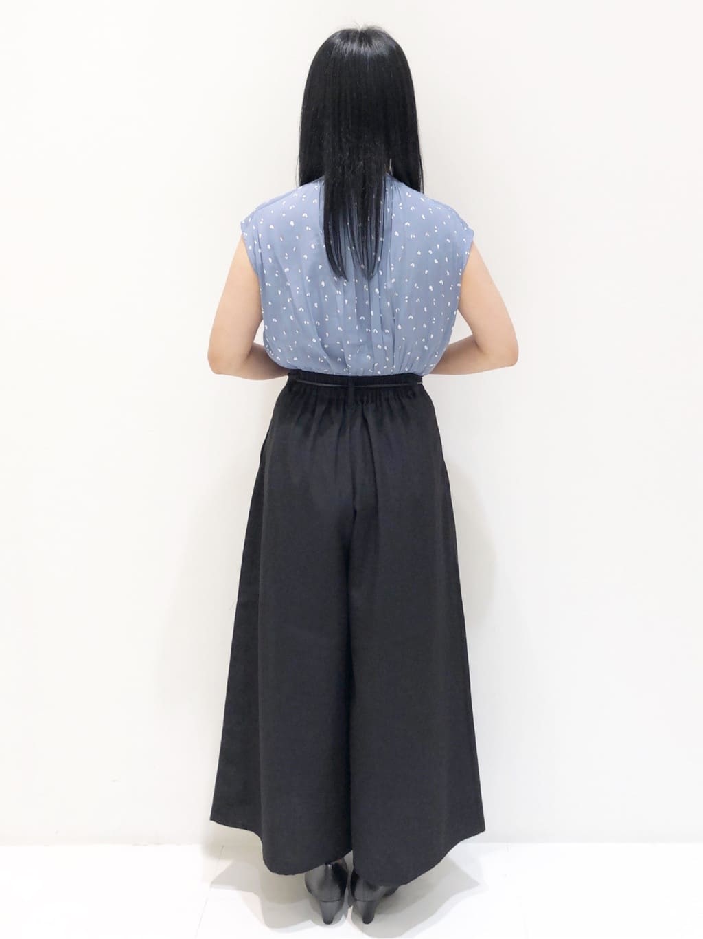 ゅぅさんの「grove｜【ふわっと心地よい足入れ】やわここち(R)Vカットパンプス」を使ったコーディネート