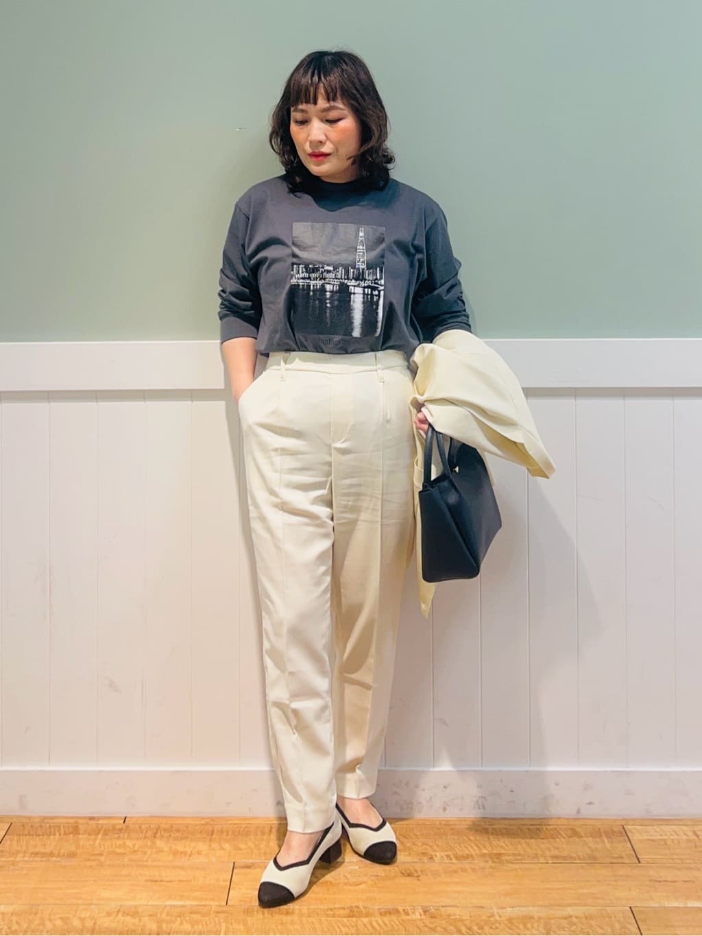 タナさんの「SHOO･LA･RUE｜【洗える/SS-3L】すっきりキレイにかっこよく 大人のテーパードパンツ」を使ったコーディネート