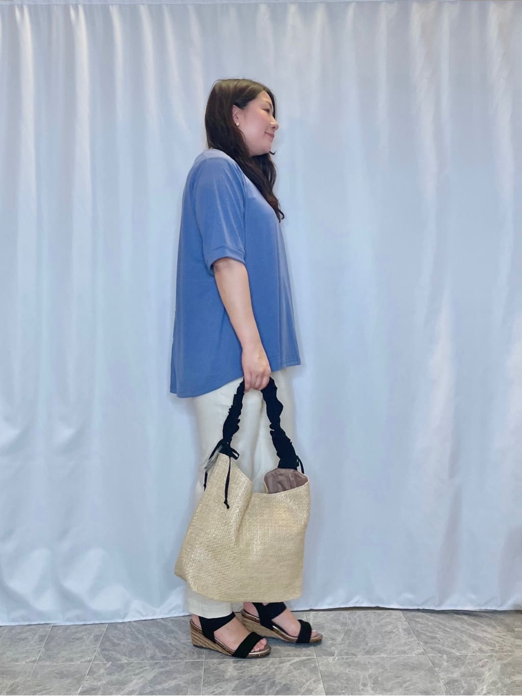 Ayaさんの「SHOO･LA･RUE｜【SS-3L/無理せずスリム】 ぐんぐん伸びる イージーテーパードパンツ」を使ったコーディネート