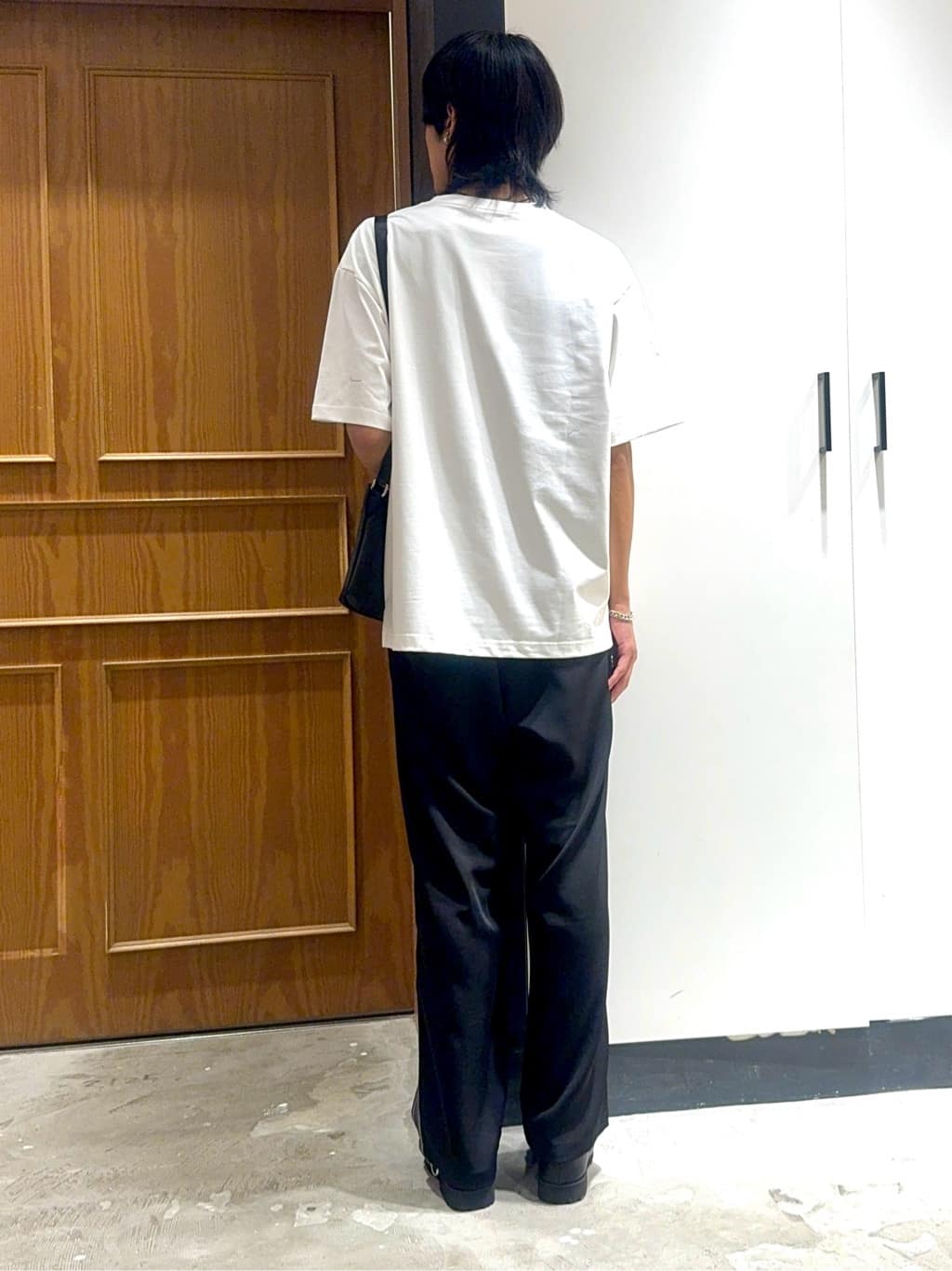 こーたさんの「THE SHOP TK｜サフィアーノミニサコッシュ」を使ったコーディネート