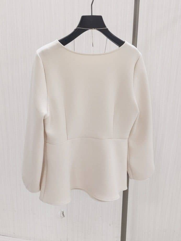 NAさんの「COUP DE CHANCE｜【環境に配慮したデニム】細身デニムパンツ」を使ったコーディネート
