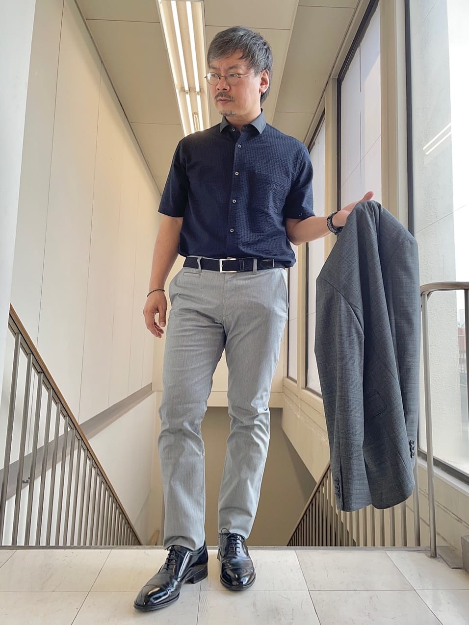 MAKOTO AIさんの「TAKEO KIKUCHI｜【全7サイズ&times;8色展開！】トップマルチヘリンボン パンツ」を使ったコーディネート