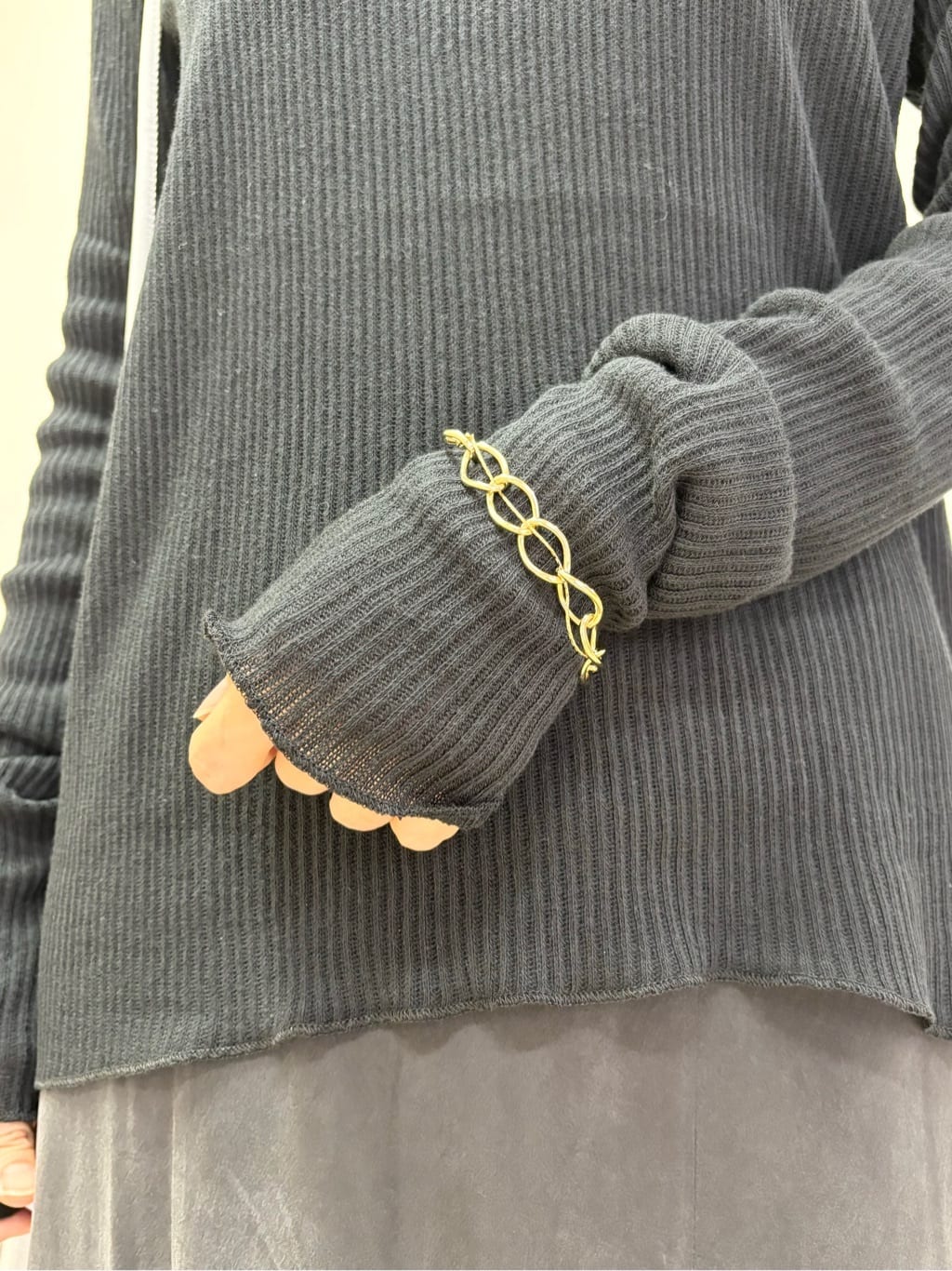 YOKOTAさんの「DRESSTERIOR｜チェーンブレスレット」を使ったコーディネート