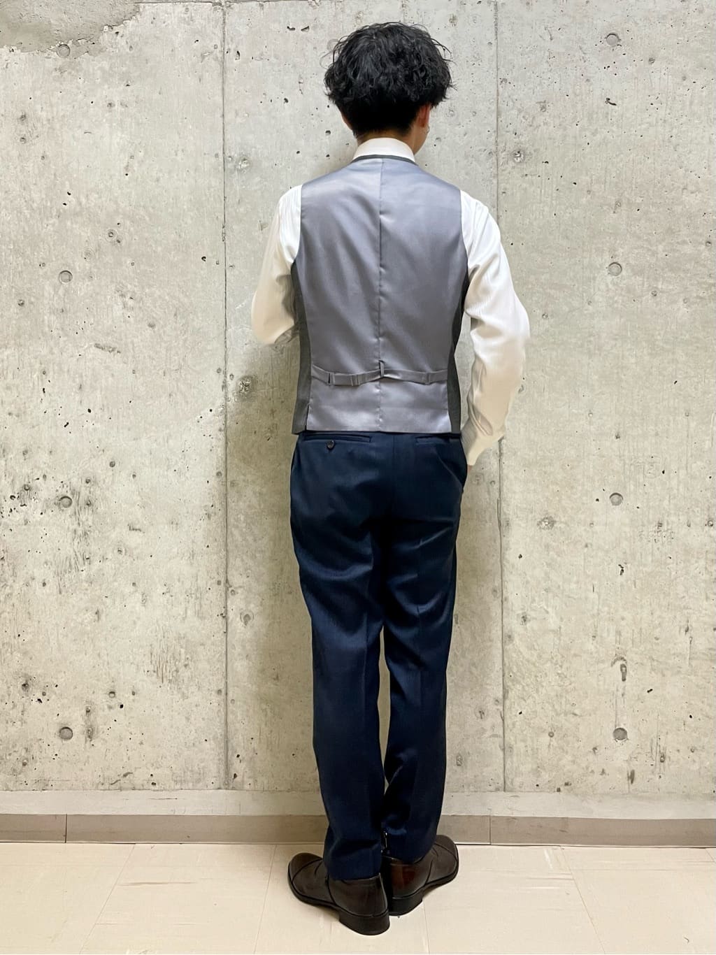 すずきさんの「TAKEO KIKUCHI｜【Three by Three】シャイニーシャークピンヘッド ベスト / 3ピース対応」を使ったコーディネート