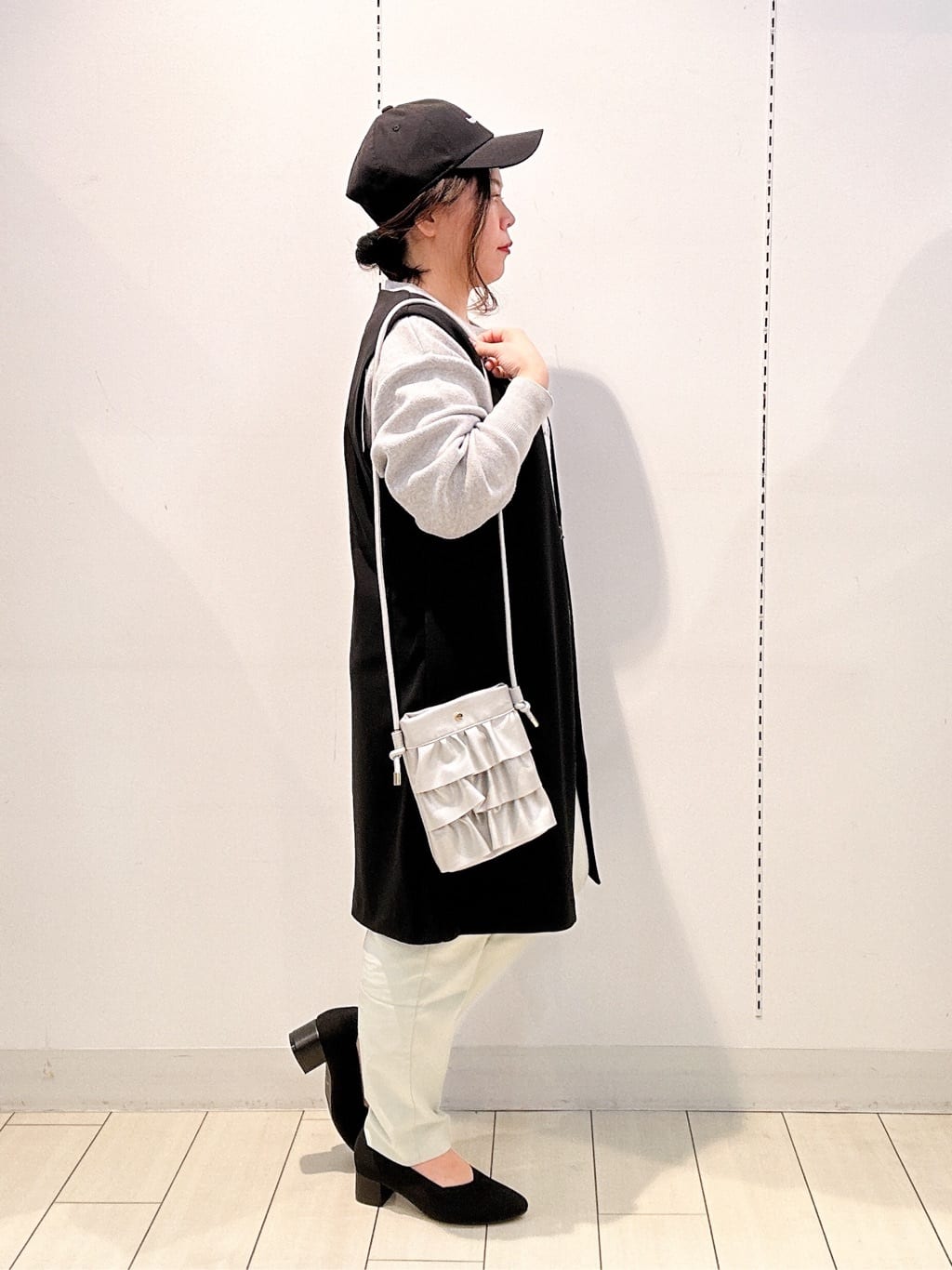 haruさんの「SHOO･LA･RUE｜【洗える/SS-3L】すっきりキレイにかっこよく 大人のテーパードパンツ」を使ったコーディネート