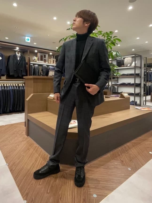 ゆうさんの「TAKEO KIKUCHI｜シャイニー ウインドウペン パンツ」を使ったコーディネート