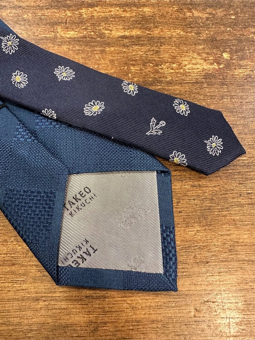 Uさんの「TAKEO KIKUCHI｜【Made in JAPAN】ブロード レギュラーカラー ドレスシャツ」を使ったコーディネート
