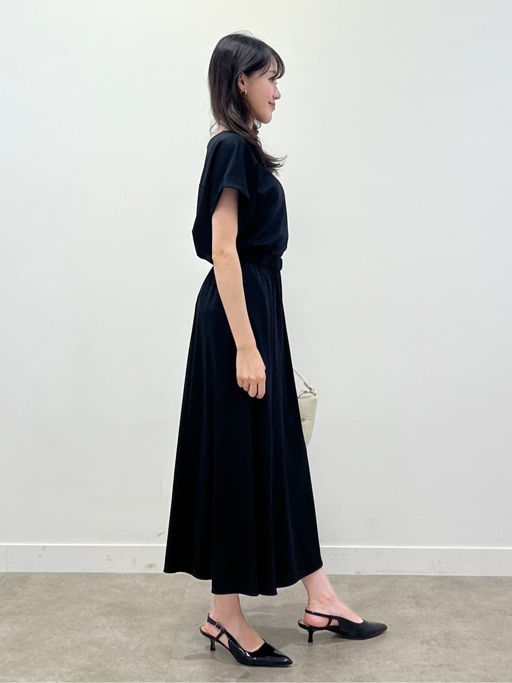 kaaiさんの「UNTITLED｜【手洗い／58cm正方形】ベルトプリントスカーフ」を使ったコーディネート