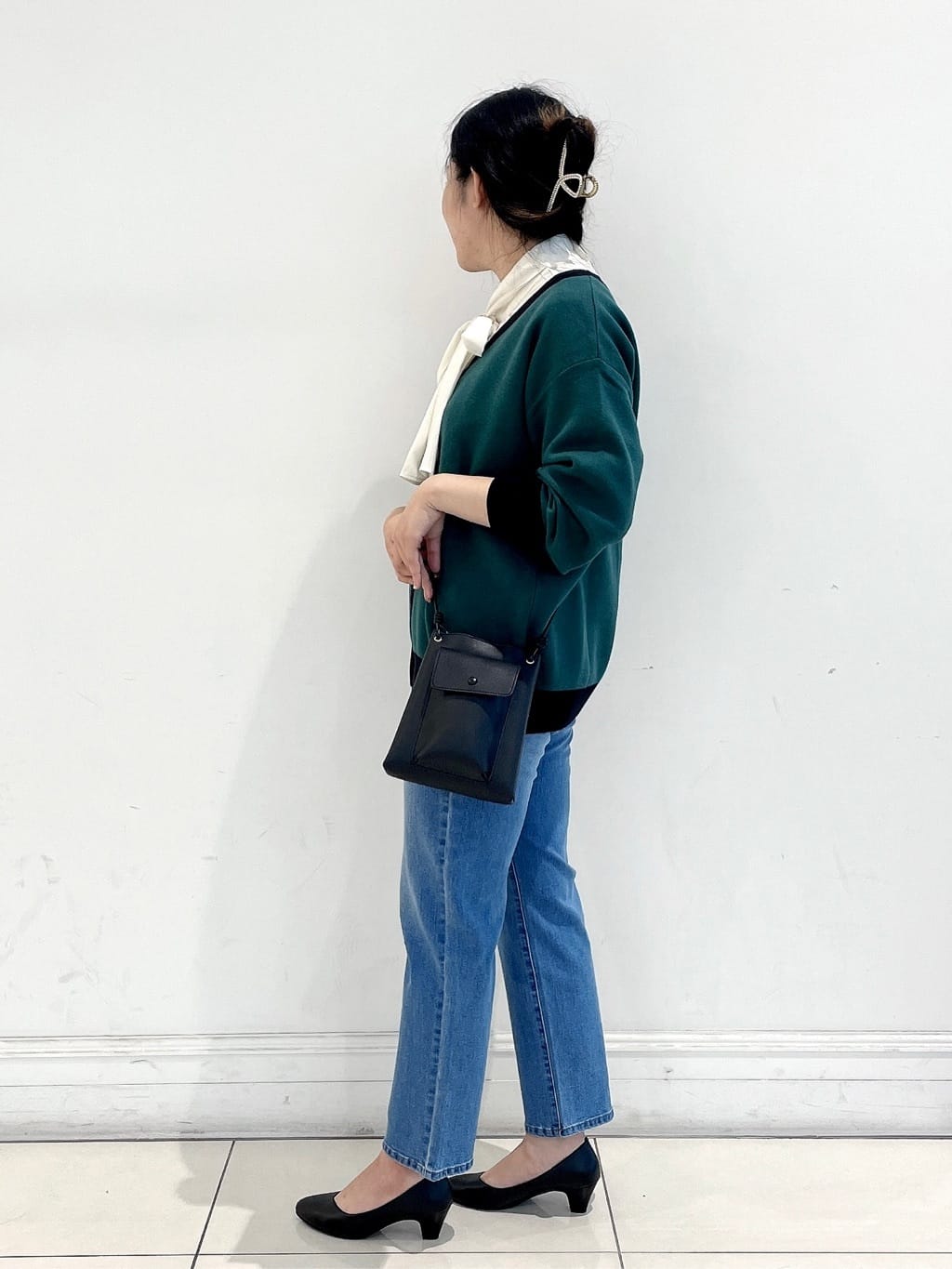 Reiさんの「grove｜【ふわっと心地よい足入れ】やわここち(R)Vカットパンプス」を使ったコーディネート