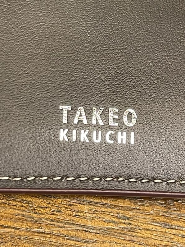 iwさんの「TAKEO KIKUCHI｜アンティーク調レザー 2つ折り財布」を使ったコーディネート