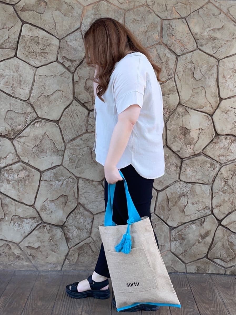 Risaさんの「SHOO･LA･RUE｜【SS-3L/無理せずスリム】 ぐんぐん伸びる イージーテーパードパンツ」を使ったコーディネート