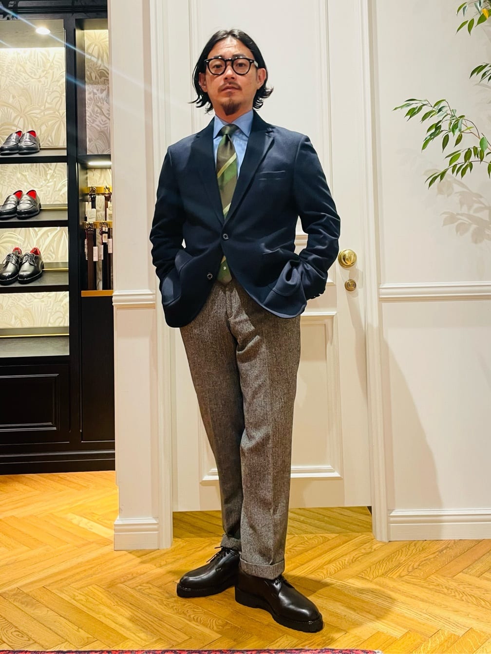 鶴田大士さんの「DRESSTERIOR｜100／2 ワイドカラーシャツ」を使ったコーディネート