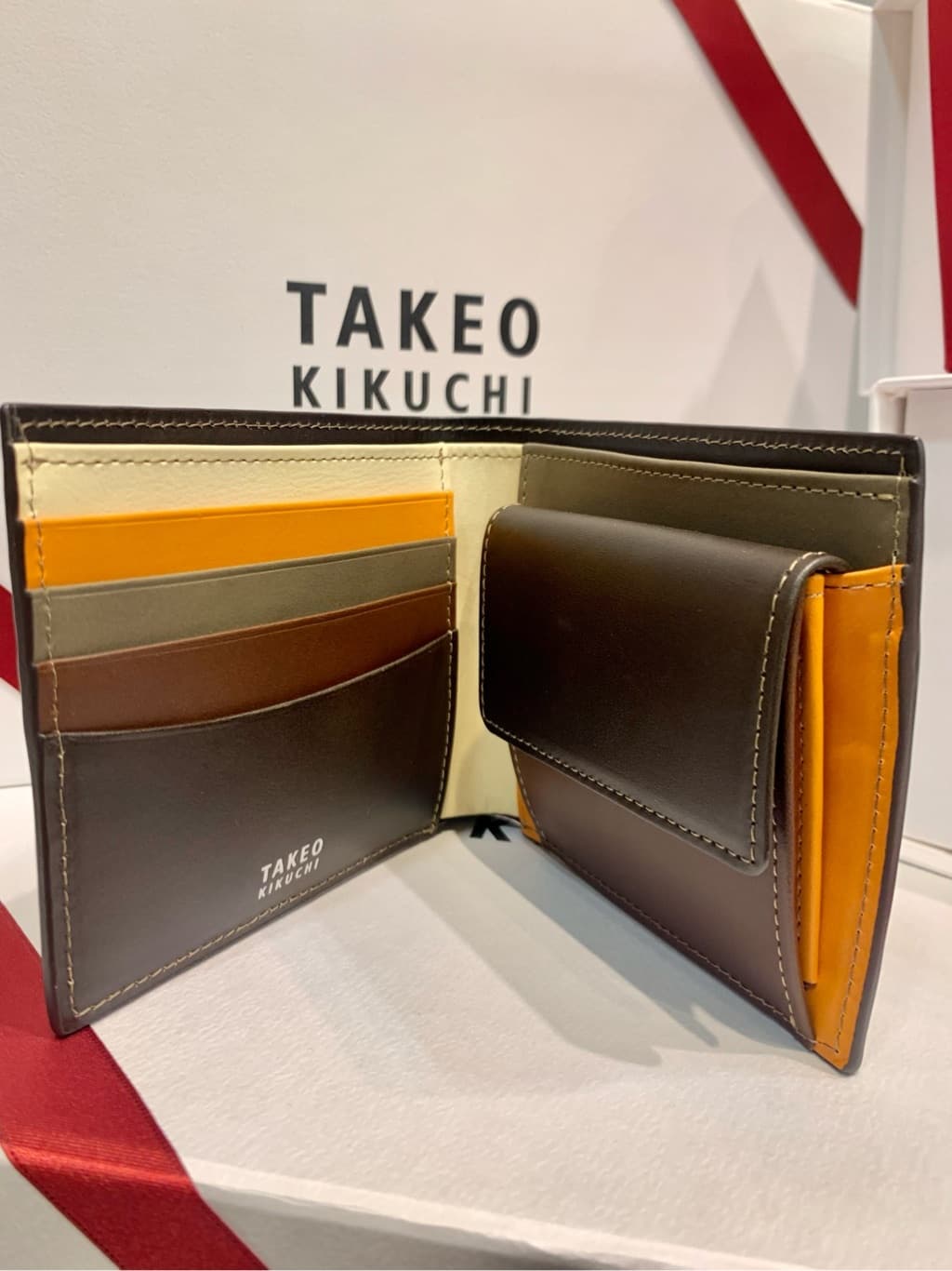 木村剛さんの「TAKEO KIKUCHI｜アンティーク調レザー 2つ折り財布」を使ったコーディネート