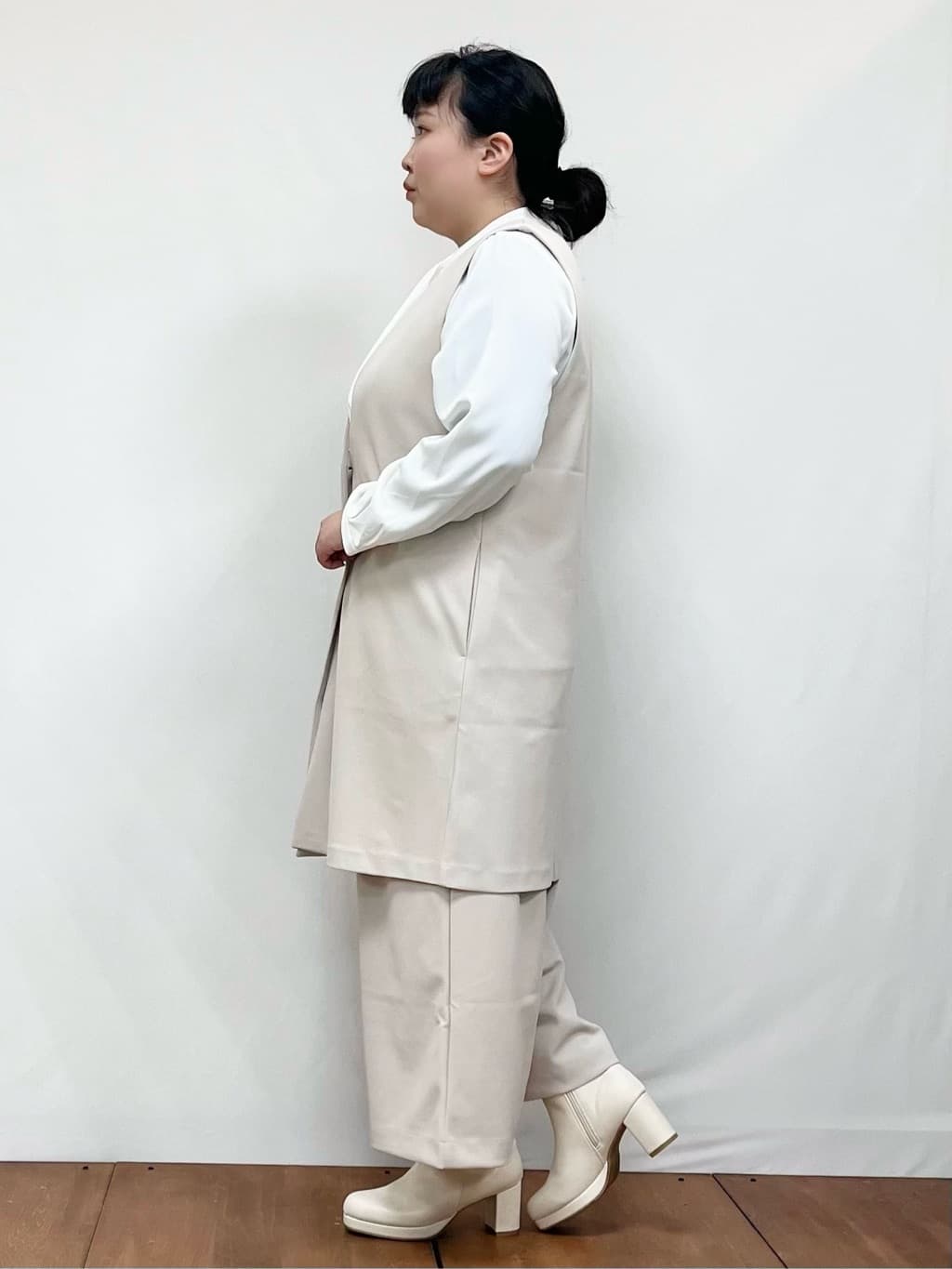 ぁむさんの「SHOO･LA･RUE｜【通勤/デイリー/セットアップ可】マルチに使える カットジョーゼット ワイドパンツ」を使ったコーディネート
